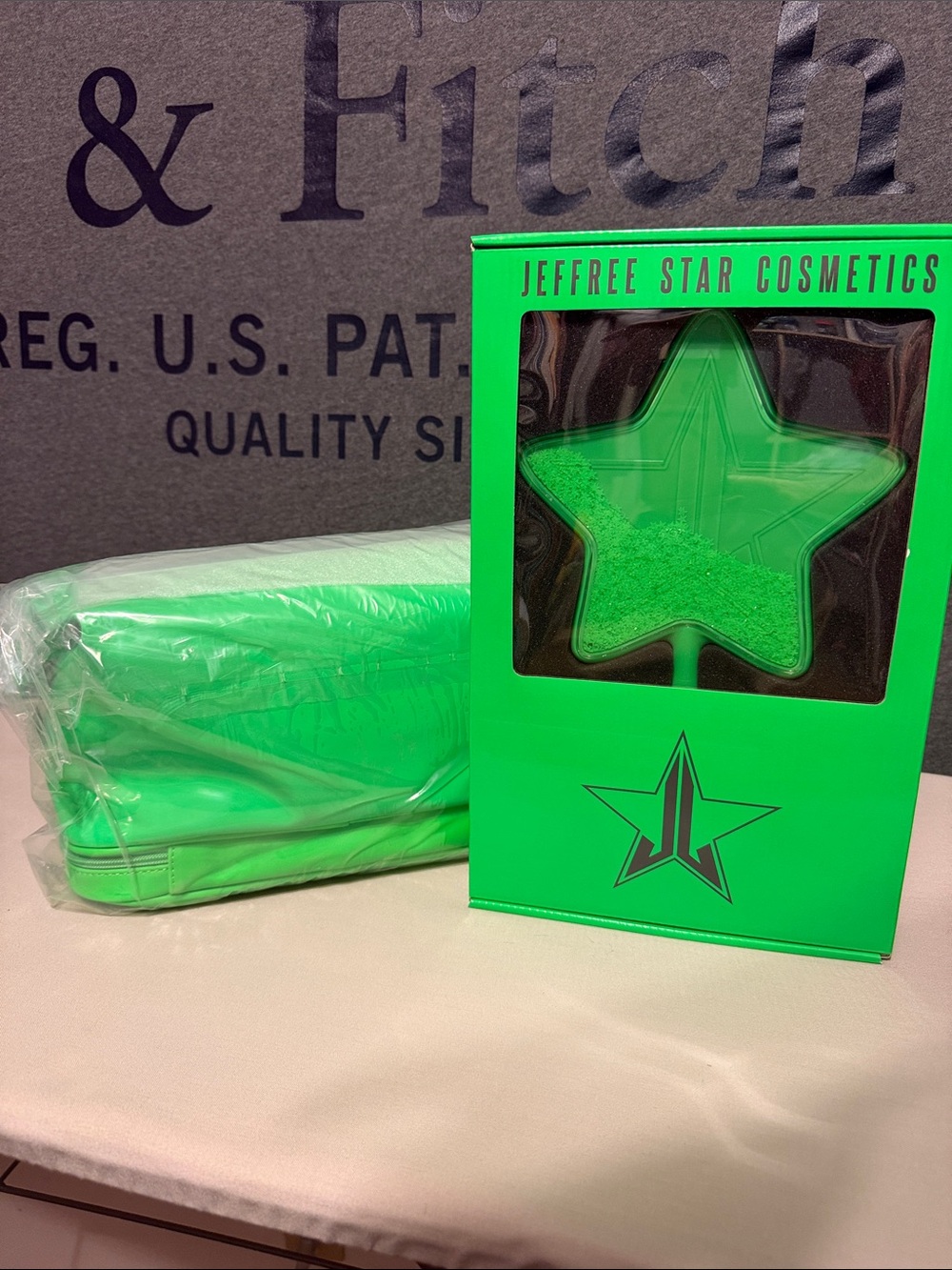 Jeffree Star Neon Green Star Makeup Bag and Mirror Set Brand New